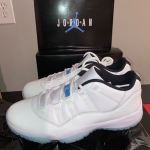 Air Jordan 11 retro low legend blue